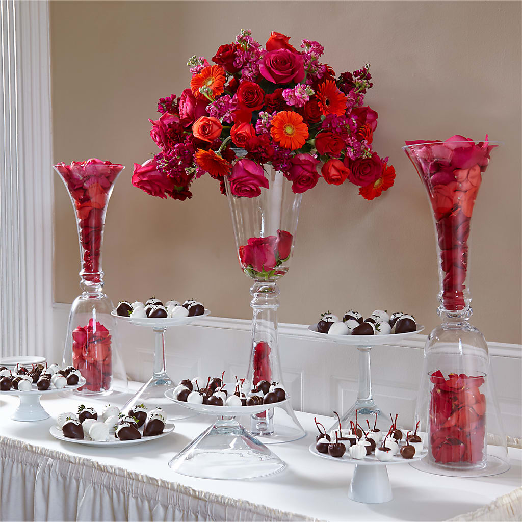 Life's Sweetness Centerpiece – BEN & NEVA'S FLOWERS, Grand Saline TX