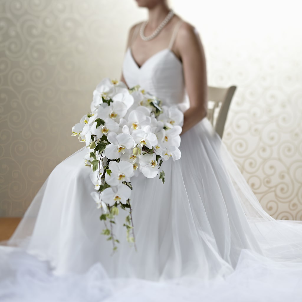 Classic White Bouquet – BEN & NEVA'S FLOWERS, Grand Saline TX