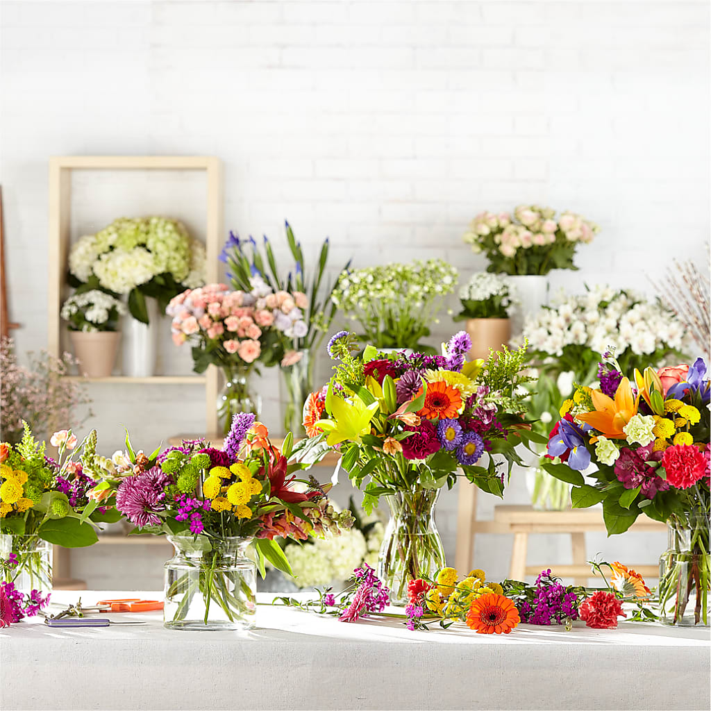 Bold & Bright – A Florist Original – BEN & NEVA'S FLOWERS, Grand Saline TX
