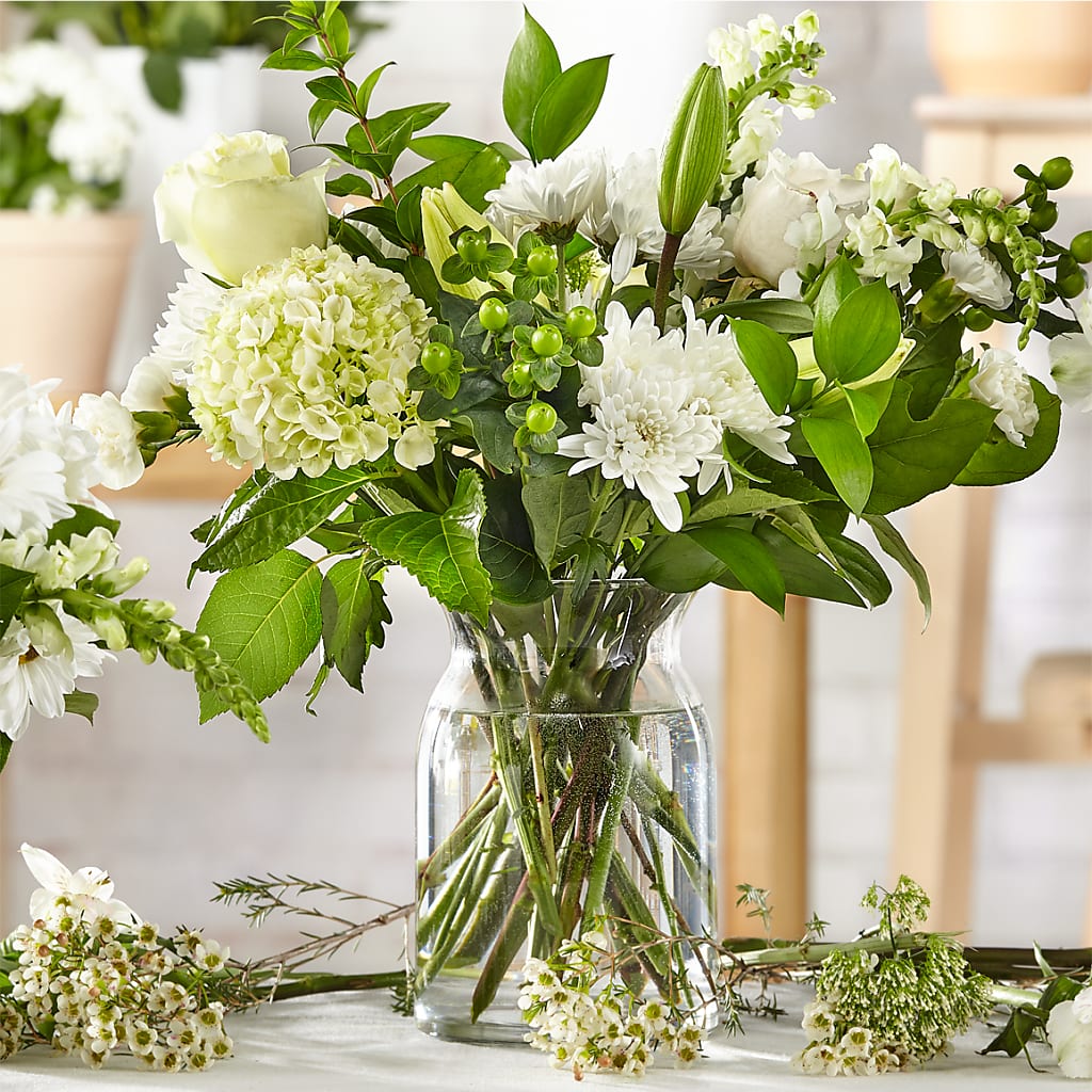 Classic Ivory – A Florist Original – BEN & NEVA'S FLOWERS, Grand Saline TX