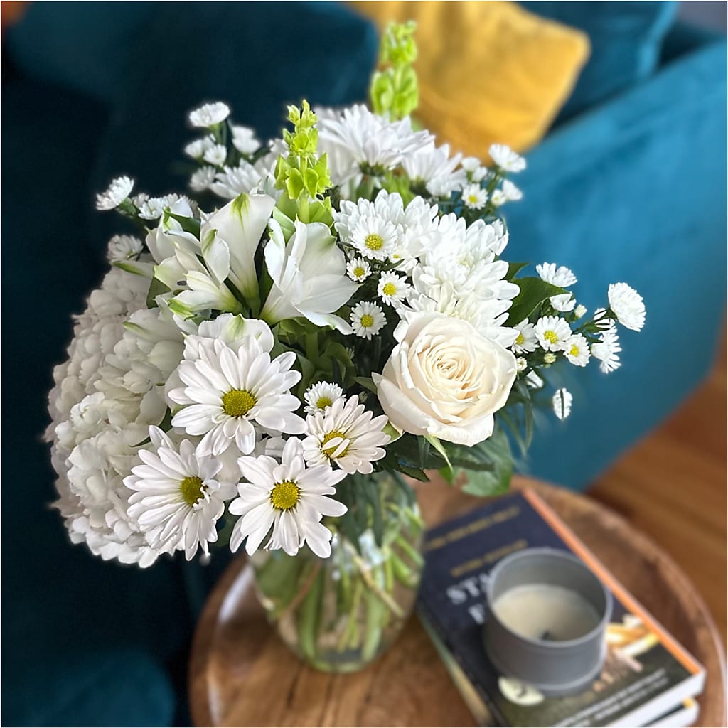 Classic Ivory – A Florist Original – BEN & NEVA'S FLOWERS, Grand Saline TX