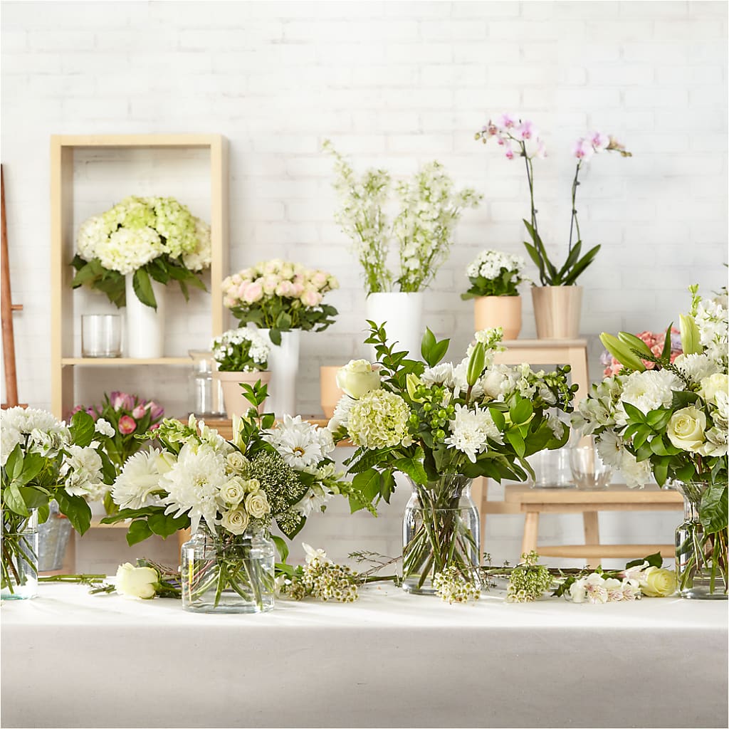 Classic Ivory – A Florist Original – BEN & NEVA'S FLOWERS, Grand Saline TX
