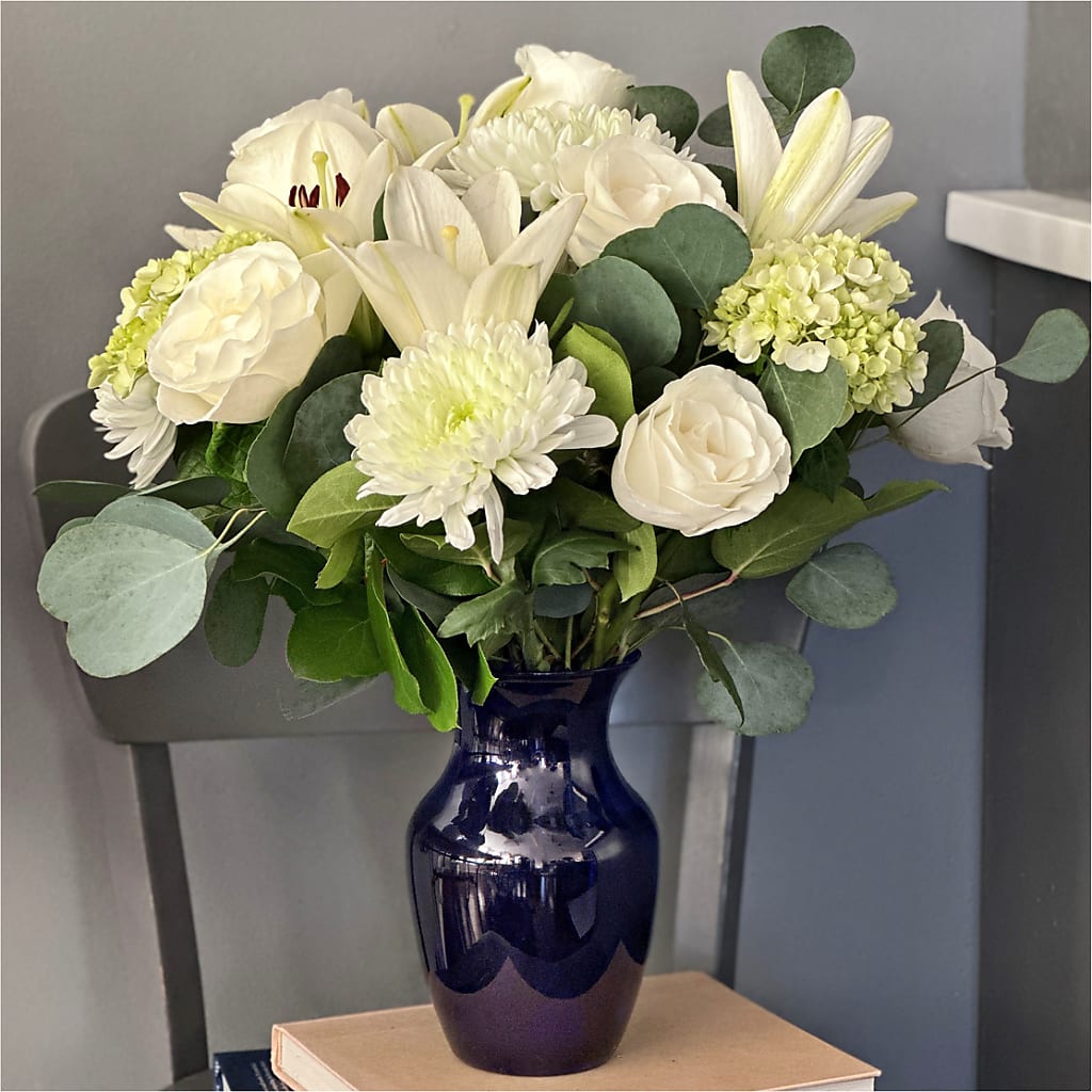 Snowy Dreams Bouquet – BEN & NEVA'S FLOWERS, Grand Saline TX